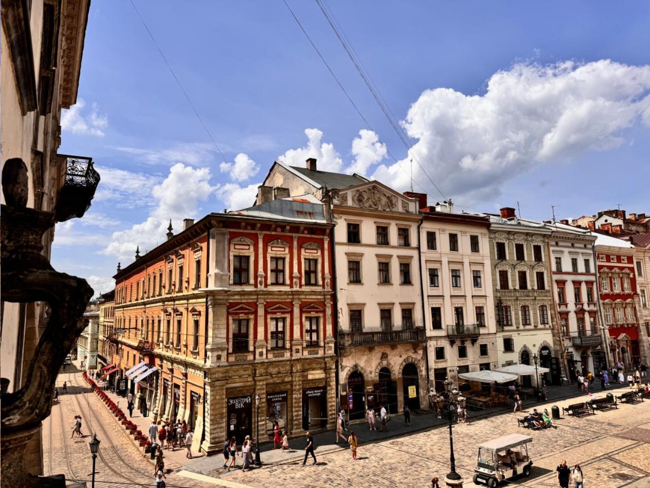 Апартаменти На Площі Ринок, 20 Lviv Exterior photo